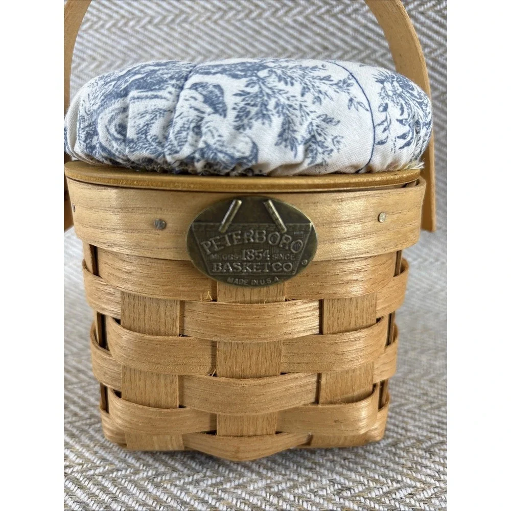 Peterboro Basket Co 5" Round Basket with Swing Handle and Toile Lid Protector - Picture 2 of 10